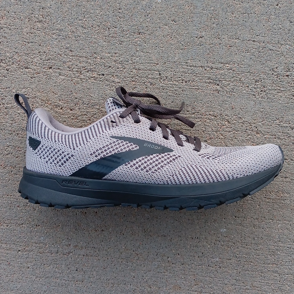 Brooks Revel 5 Gray and Black Sneakers - Picture 8 of 8